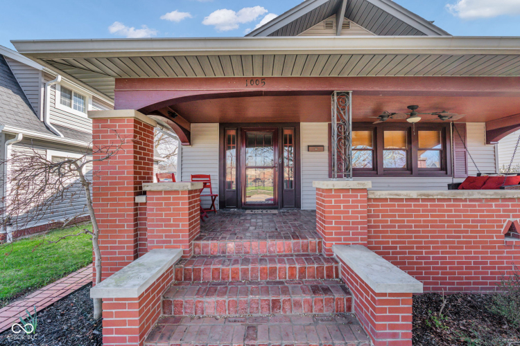Listing Image 4