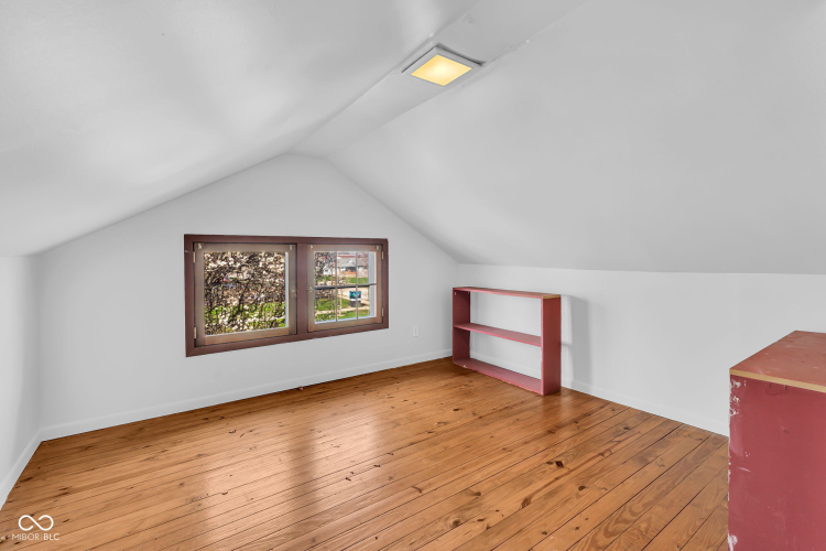 Listing Image 36