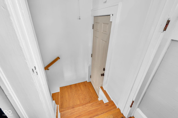 Listing Image 41