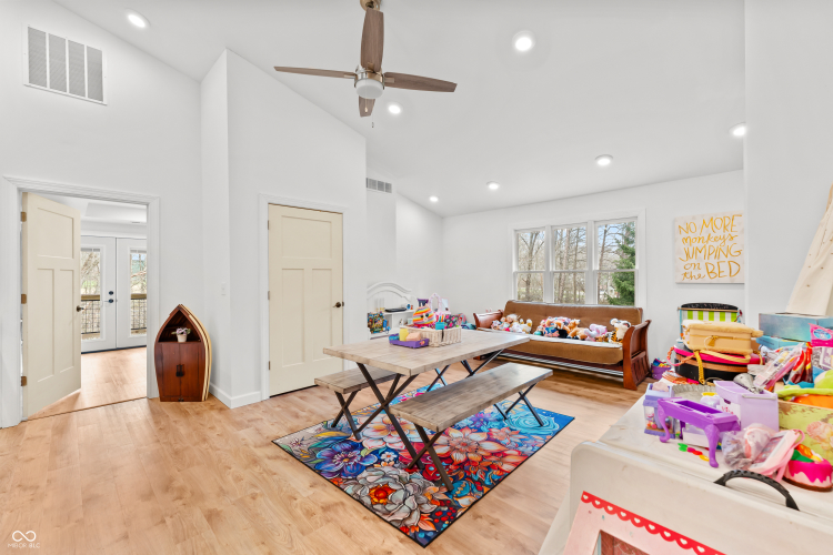 Listing Image 58