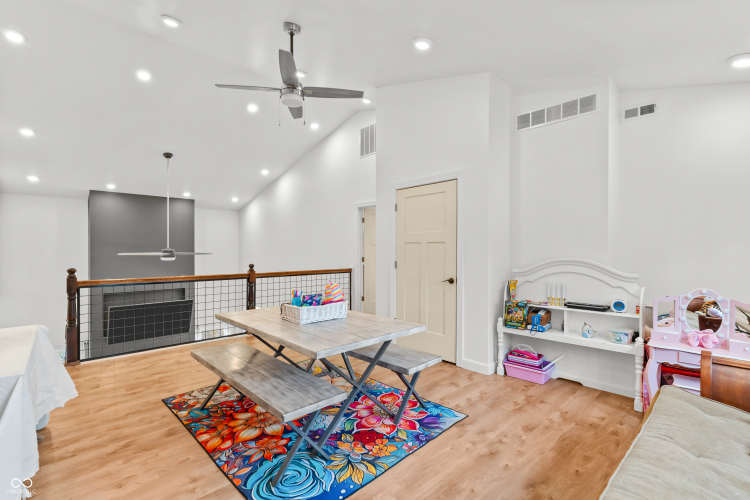 Listing Image 59