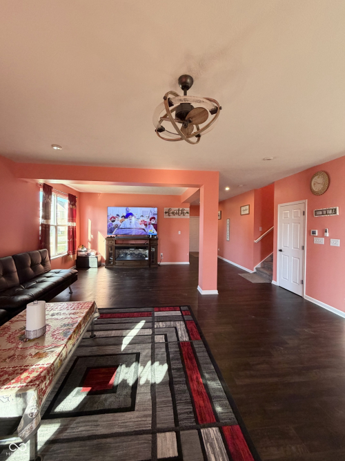 Listing Image 7