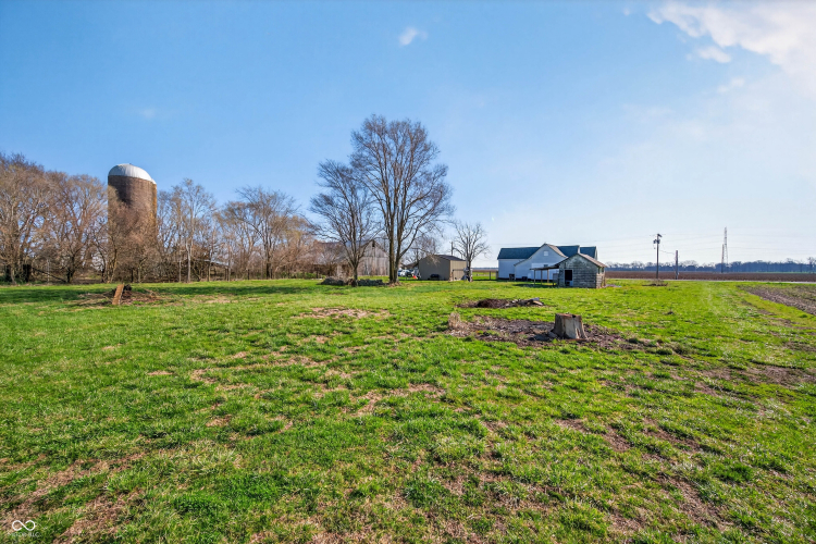 Listing Image 12