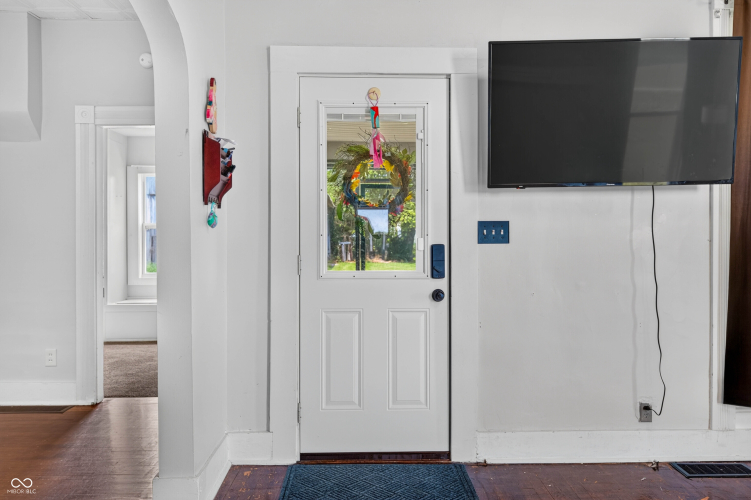 Listing Image 18