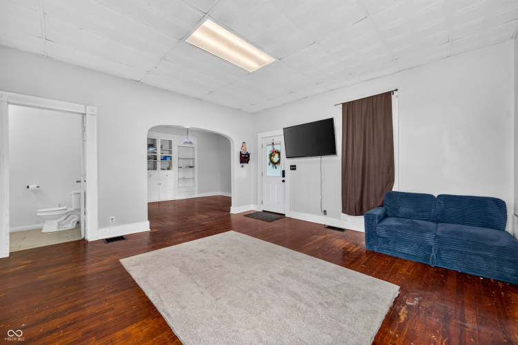 Listing Image 21