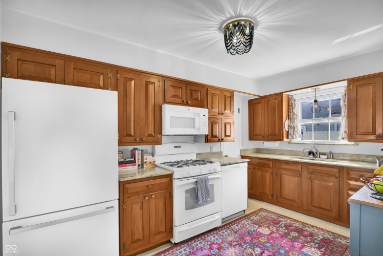 Listing Image 11