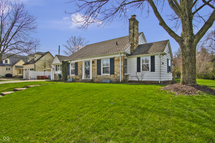 Listing Image 3