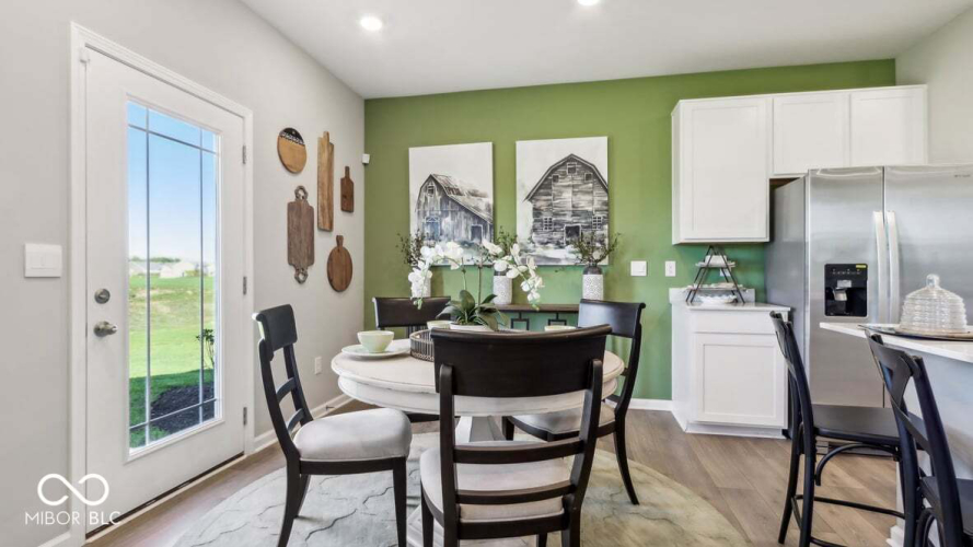 Listing Image 10