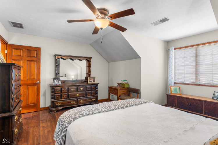 Listing Image 55