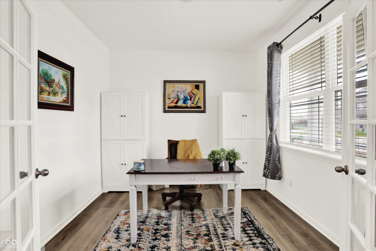 Listing Image 3