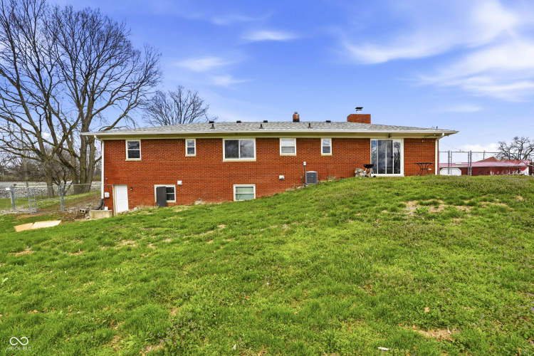 Listing Image 20