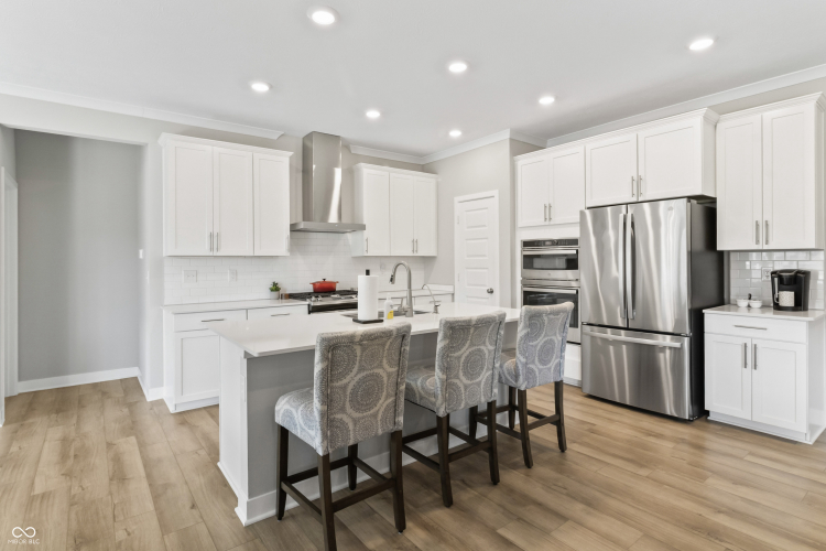 Listing Image 19