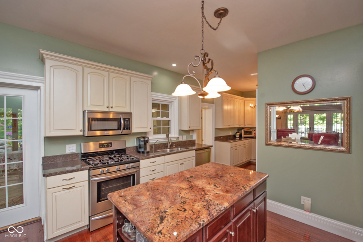 Listing Image 15