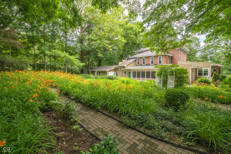 Listing Image 54