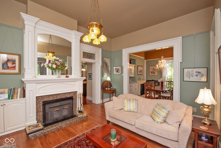 Listing Image 8