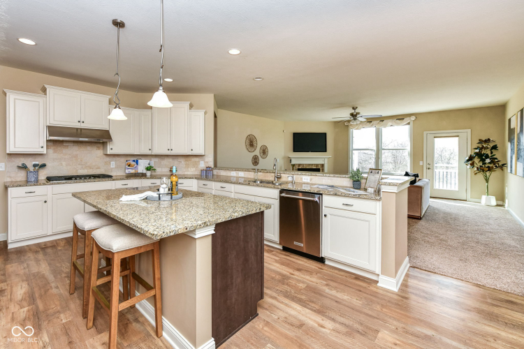 Listing Image 15