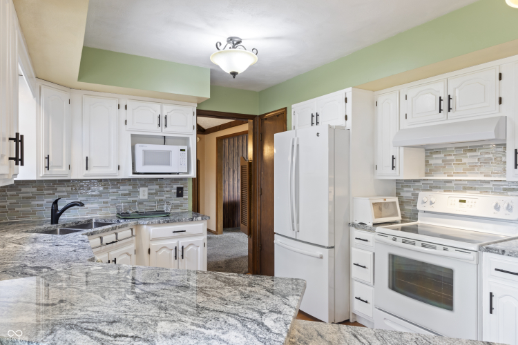 Listing Image 12