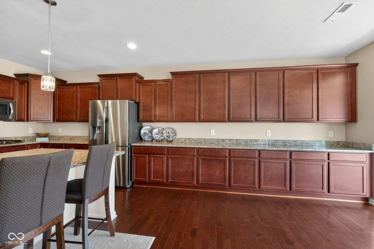 Listing Image 16