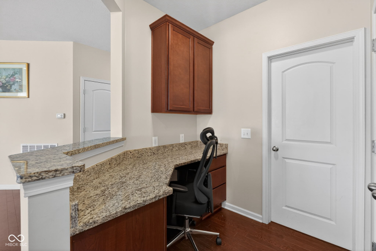 Listing Image 17