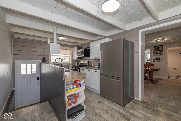 Listing Image 9