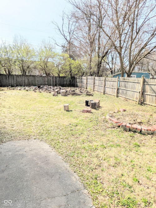 Listing Image 12