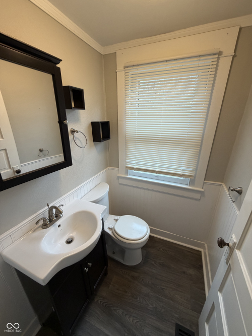 Listing Image 12