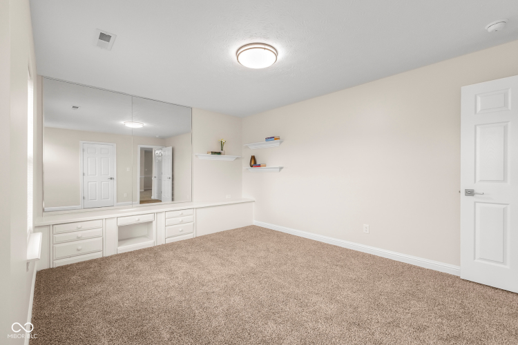 Listing Image 54