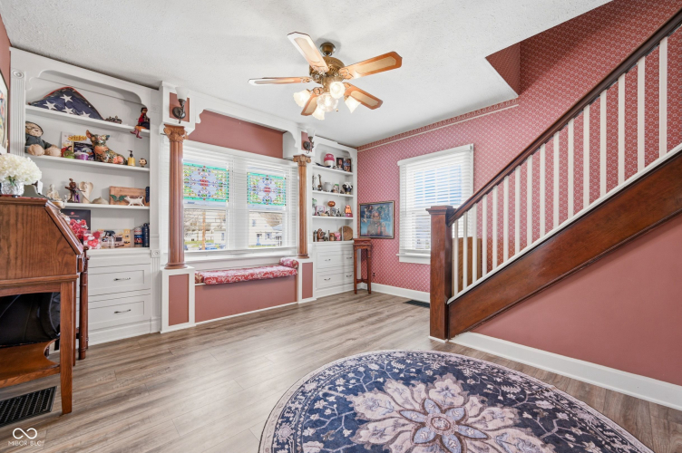 Listing Image 9