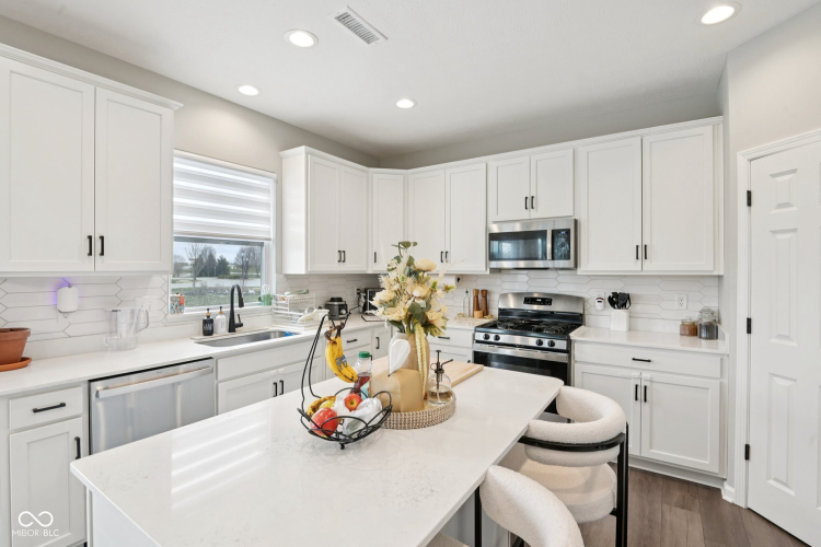 Listing Image 15