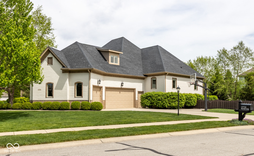 Listing Image 44