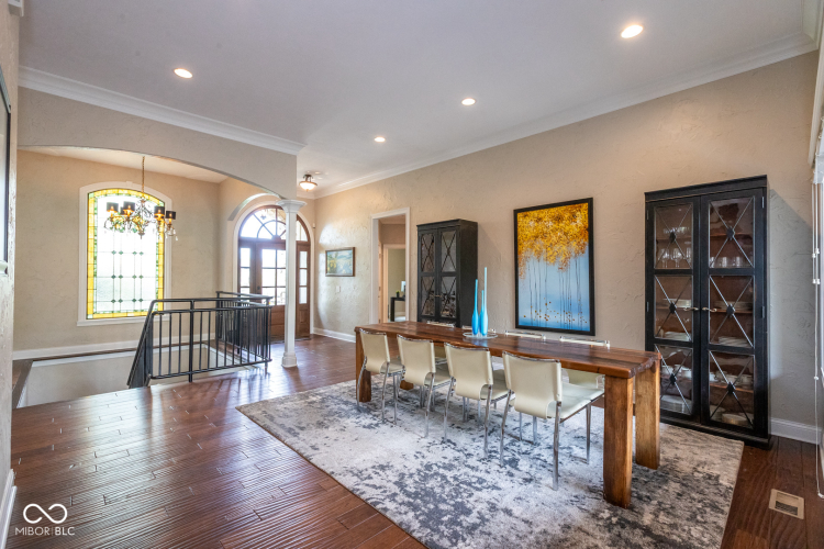 Listing Image 8