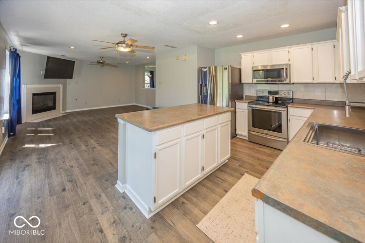Listing Image 14