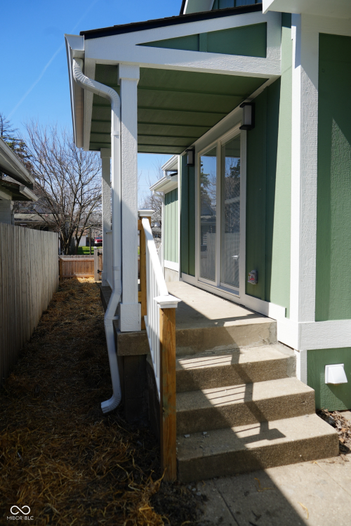 Listing Image 5