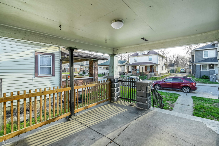 Listing Image 3