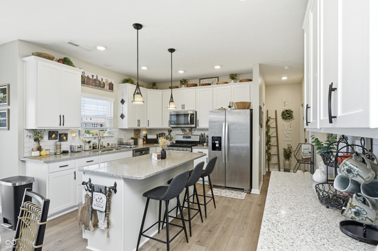 Listing Image 13