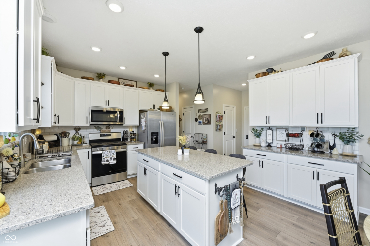 Listing Image 15