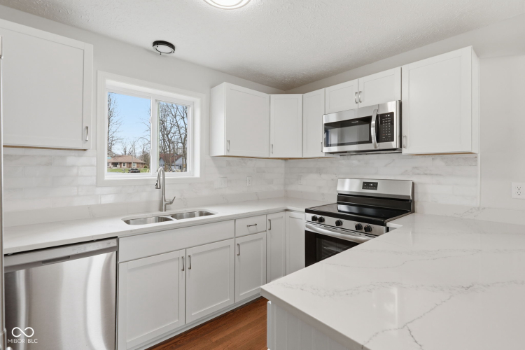 Listing Image 15