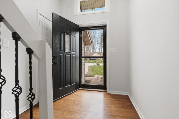 Listing Image 5