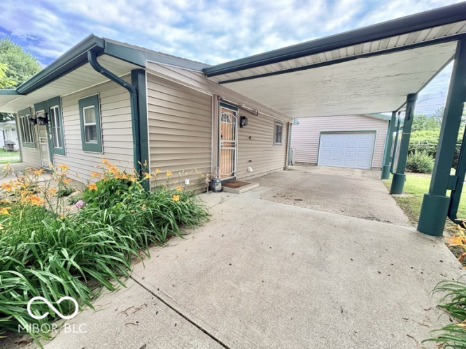 Listing Image 5