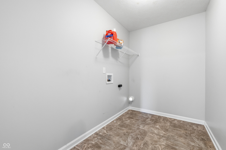 Listing Image 42