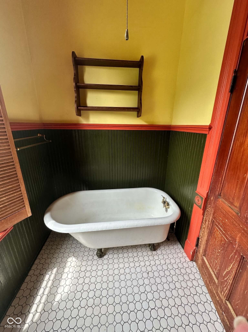 Listing Image 11