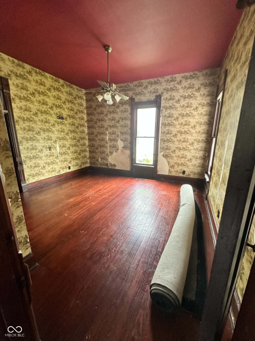 Listing Image 6