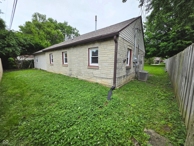 Listing Image 15