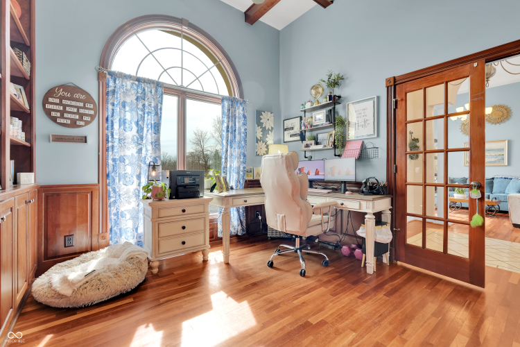 Listing Image 11