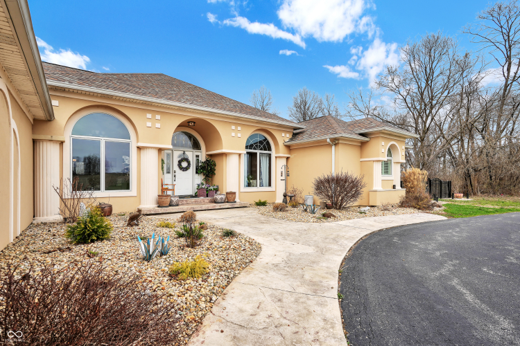 Listing Image 102