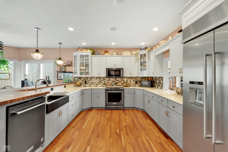 Listing Image 14