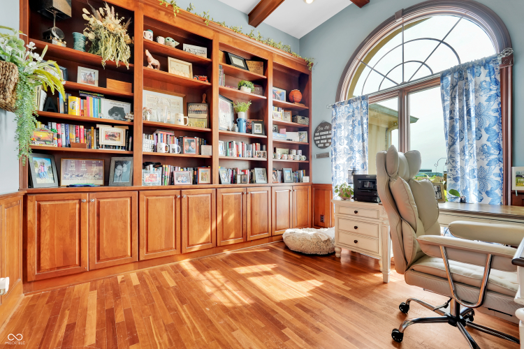 Listing Image 10