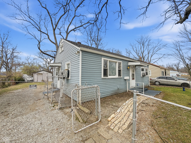 Listing Image 4