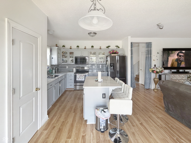 Listing Image 14