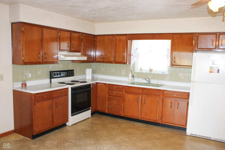 Listing Image 12